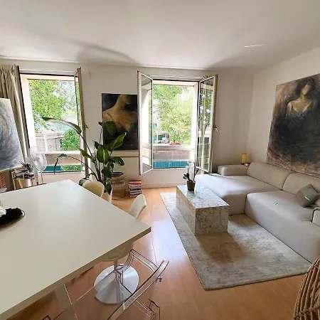 Comfortable Minutes From Paris קלישי